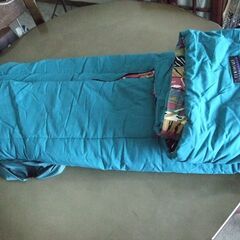 [お取引終了]<=＝キャンプ用品　一式まとめて　：テントQuest CANADA製　3人用、寝袋Ten－Peaks、デイキャンプチェア、キャンプ用バーナー、未使用調理品セット、ほか