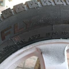 【良品】走行１０００ｋｍ未満　軽自動車　２０２３年製　スタッドレス　アルミ