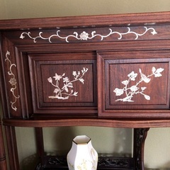 引き取り】高級紫檀螺鈿の段違い飾り棚幅120㎝ (my) 千里中央の  