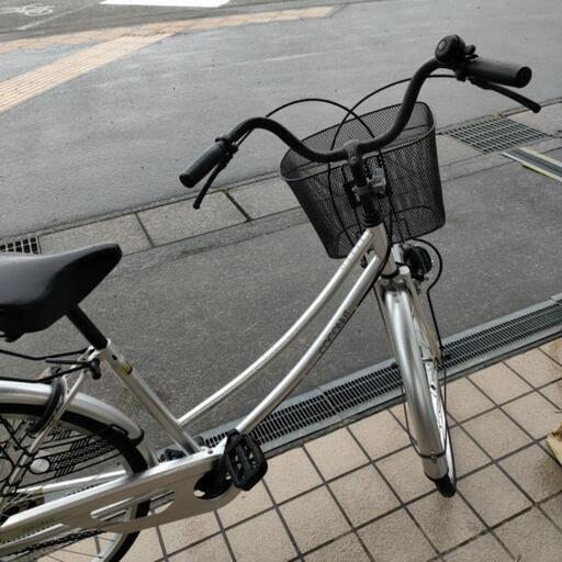 半自動ヘッドライト 美品 COCONUT ココナッツ シルバー 変速なし 26型自転車