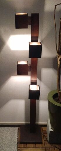 【インテリア　デザイン照明器具】《木製》自立型の間接照明器具「傷みのほぼ有りません綺麗な照明器具」