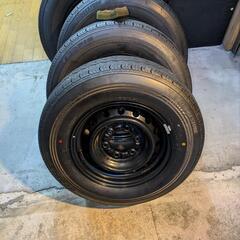 ハイエース新車取外しタイヤ