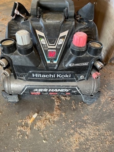 日立100Vハンディコンプレッサー\n