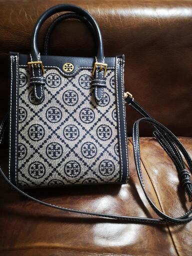 Tory Burch トリーバーチ モノグラム バッグ