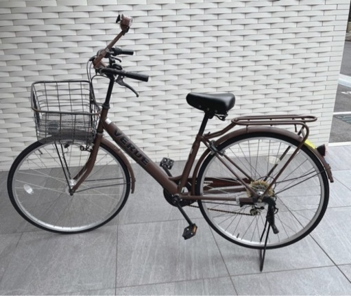自転車 ６段階変則付き　自動点灯ライト付き　カゴあり　鍵付き