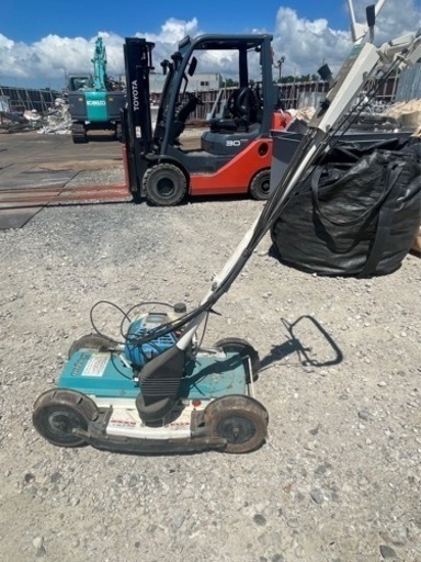 クボタ草刈り機