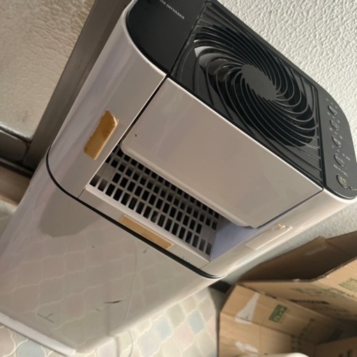 サーキュレーター付き除湿機\n