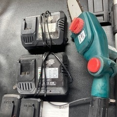 充電式　高枝チェーンソー&バリカンセット