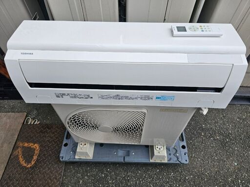 ★TOSHIBA★ルームエアコン★RAS-E221M★2.2kw★2018年製★