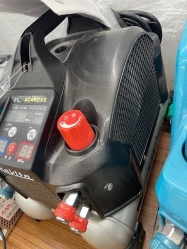 マキタ　エアーコンプレッサー　AC462XSB
