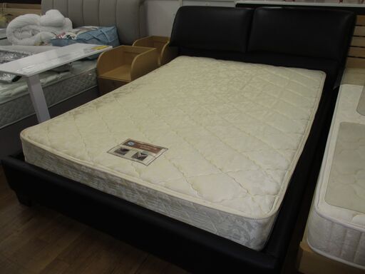 R054 Sealy マットレス、ダブルベッド、革調フレーム、全幅155cm Used