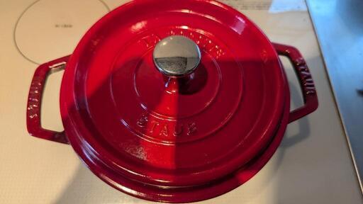 [ストウブ] ピコ ココット ラウンド 20cm STAUB 両手鍋 チェリー（使用回数僅かの美品です）