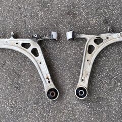 スバル　レガシィ　ＢＰ/ＢＬ用　後期ＳＴＩ　フロントロアアーム　左右セット　中古品