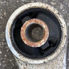 スバル　レガシィ　ＢＰ/ＢＬ用　後期ＳＴＩ　フロントロアアーム　左右セット　中古品