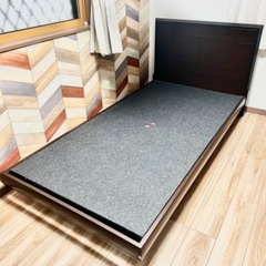 高級ベッドフレームシーリー