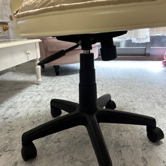 ウエストハウスギャラリー　椅子　回転チェア　定価10万~ 姫系