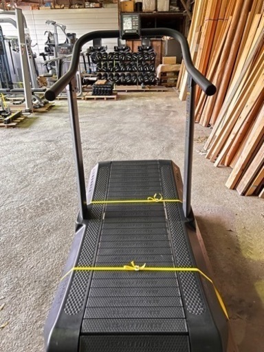 Assault Fitness 自走式トレッドミル スキルミル エアランナー