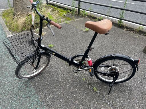 リサイクルショップどりーむ天保山店　No1250　自転車　折り畳み自転車　黒色　６段ギア付き　カゴ付き