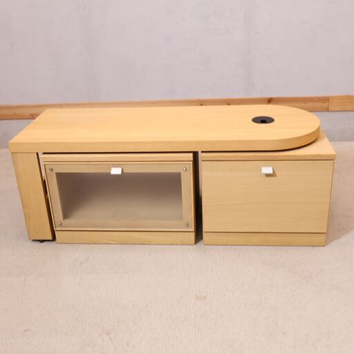 人気のkarimoku(カリモク家具)よりQT4336MEテレビボードです。回転式の天板はレイアウトやシーンに合わせて、好きな角度に調整が出来て 便利!オーク材のナチュラルな質感が魅力的♪ - テレビ台 人気のkarimoku(カリモク家具)よりQT4336MEテレビボードです。回転式の天板はレイアウトやシーンに合わせて、好きな角度に調整が出来て 便利!オーク材のナチュラルな質感が魅力的♪ - テレビ台