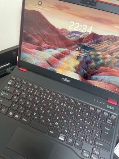 極軽極薄ノートパソコン　　　　富士通 【Win11搭載】UH77/B3  \nLIFEBOOK