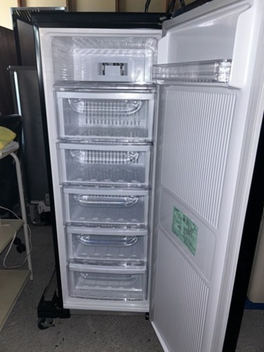 ☆冷凍庫 144L　2021年製 三菱　家電 キッチン家電 冷蔵庫
