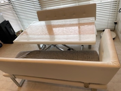 ダイニングテーブル