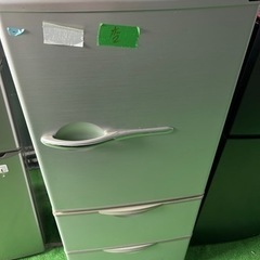 早い者勝ち大セール‼️‼️＋ご来店時、ガンお値引き‼️AQUA(アクア) 2012年製 225L 3ドア冷蔵庫🎉