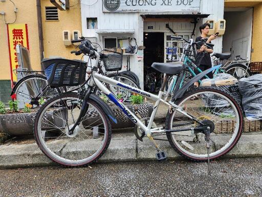 子ども用　自転車　２４インチ　6変速　カゴ　自動ライト　付き　シルバー　配達可能