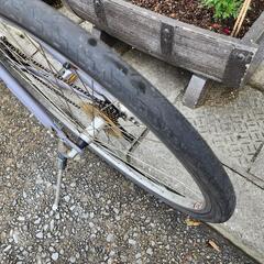 自転車クロスバイク　７００Ｃ　3x7変速　フレーム　アルミ　サドル　新品　配達可能