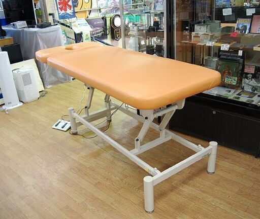 タカダベッド 電動施術台 幅72×奥190×高44～83cm 昇降 オレンジ系 LINAK 病院 整骨院 札幌市 清田区 平岡 タカダベッド 電動施術台 幅72×奥190×高44～83cm 昇降 オレンジ