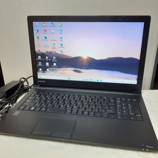 【お取引中です】【15インチで見やすく作業が楽】薄型　SSD（256）core i5　8GB　Wi-Fi　Bluetooth　マルチ　テンキー　Windows11　TOSHIBA　dynabook