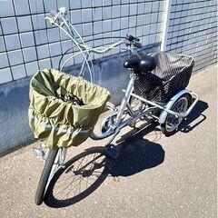 札幌【大人用 三輪車】内装3段変速 前輪20インチ 後輪16インチ