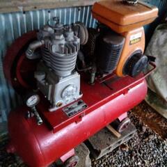 エンジン式エアーコンプレッサー。