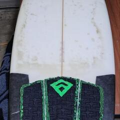 中古　手渡しのみ　サーフボード　ネックベアード　アルメリックサーフボード5\'8