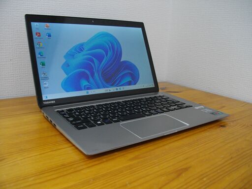 【決まりました！受付終了します】【美品】東芝ウルトラブック dynabook KIRA V832/W2UHS