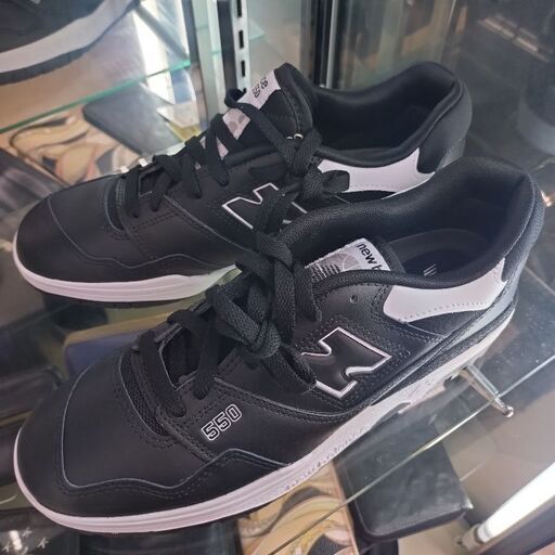 ★ジモティー割引有★ new balance 550 ローカットスニーカー 27cm BB550SV1 ブラック×ホワイト 中古品