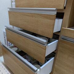 ニトリ食器棚＆冷蔵庫HITACHI R-F440E（T）