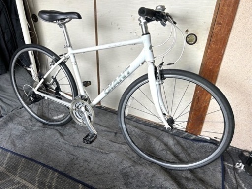 GIANTクロスバイクescapeR3.SHIMANO 24段変速超軽量アルミフレーム