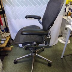 ハーマンミラー アーロンチェア タキシード　ブラック