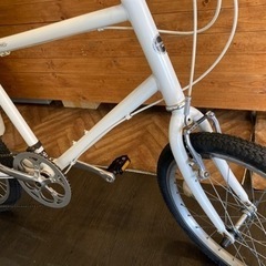 【前後タイヤ・チューブ新品！】アルミフレーム　7段変速　20インチミニベロクロス　ホワイト