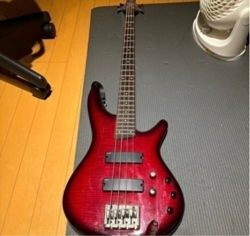 ベース