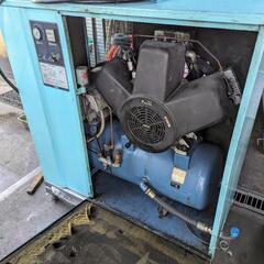 【中古】岩田製(iwata) レシプロコンプレッサー COMPAC75P 動作確認済み 引取限定
