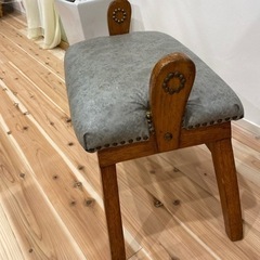 セール！アンティークスツール