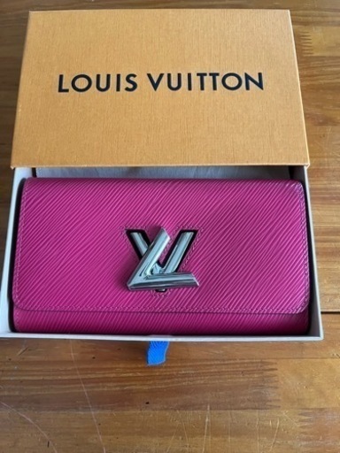 非常に入手困難‼️【日本完売コレクション品 AW2023-24新作ルイ