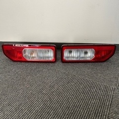 【ほぼ新車外し】JB64W ジムニー 純正 リヤ リア バンパー ASSY 素地 71811-77R テールランプ テールライト 左/右付 KOITO 220-5938C  