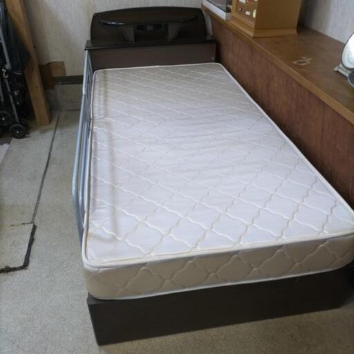 シングルベッド