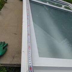 窓です。中古です。