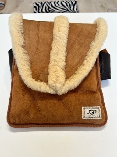UGG アグ　ポーチばっく