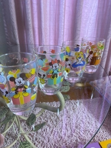 ディズニーグラス ミッキー\u0026ミニー 白雪姫 チップ\u0026デール　4客セット　生活雑貨 食器 コップ、グラス