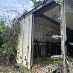 トラックのリア扉部品　オールステンレス